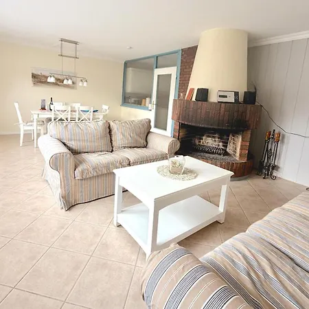 Wiesenweg 4, App 1, Eg Apartment *
